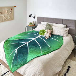 RoyalVerde™ Luxurious Leaf-Themed Blankets